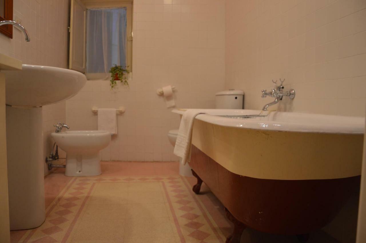 Casa Ciri Bed & Breakfast Foligno Exterior foto